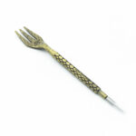 Tenedor-punzón Helium Fork dorado con diseño de escamas, accesorio cachimba España