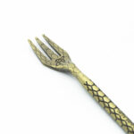 Tenedor-punzón Helium Fork accesorio cachimba con diseño serpiente en dorado