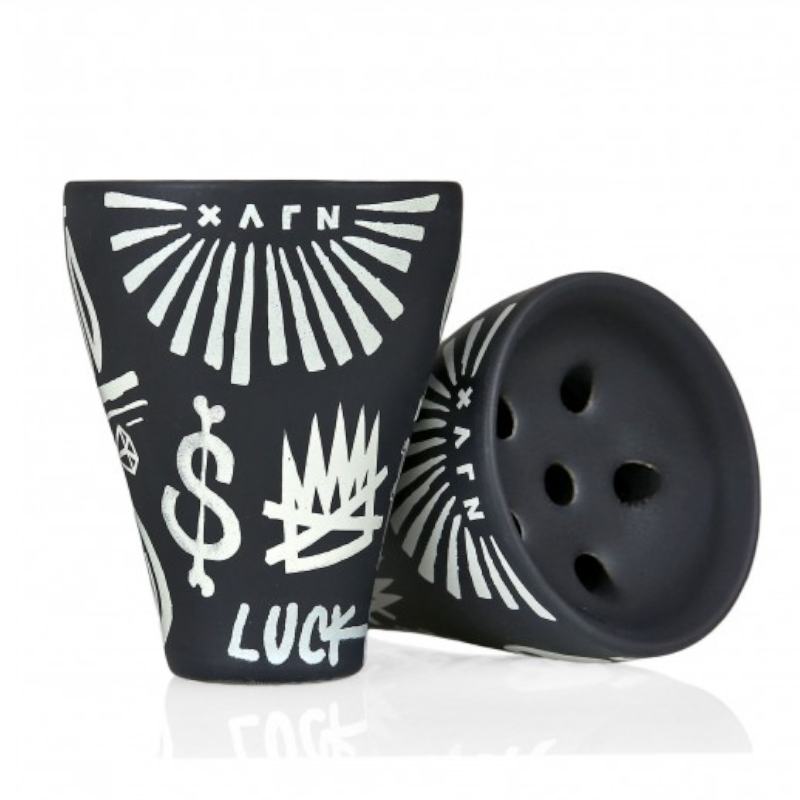 Cachimba premium Hooligan Bat negra con símbolos místicos y diseño decorativo