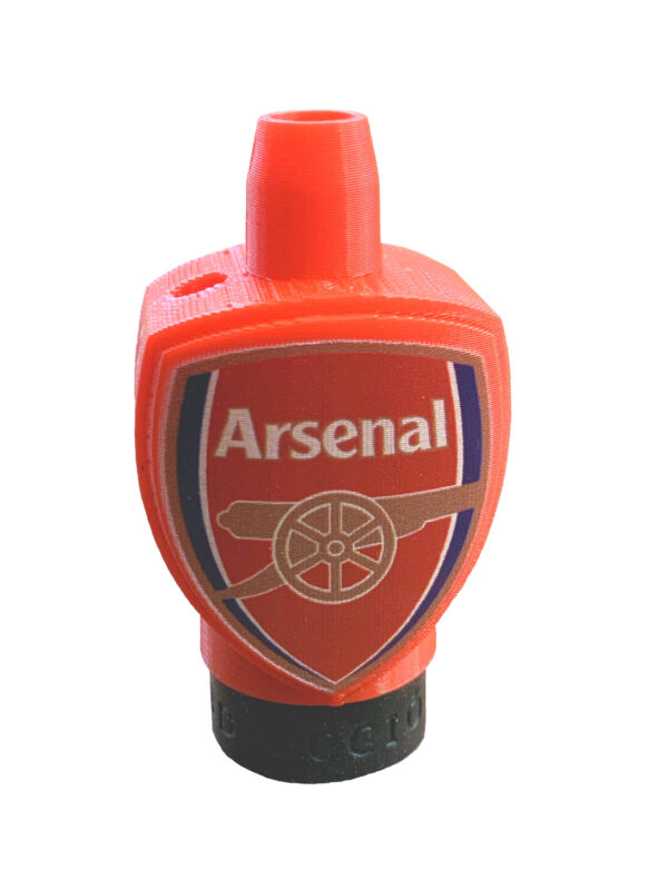 Boquilla 3D Arsenal roja con escudo y cañón, accesorio cachimba premium España